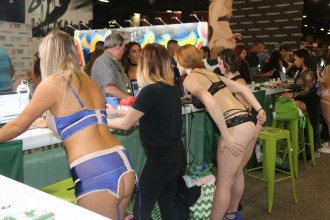 exxotica_nj2017_day1_001_054