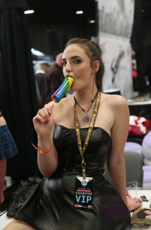 exxotica_nj2017_day1_001_075