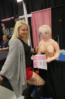 exxotica_nj2017_day1_001_228