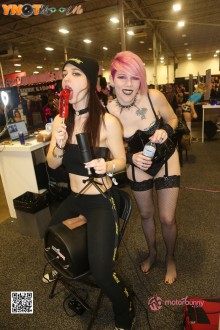 exxxotica_dc_2002_d3_329