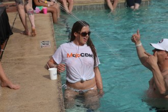 phoenix18_bikini_152