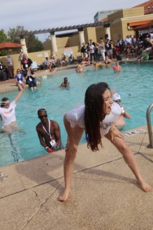 phoenix18_bikini_156