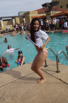 phoenix18_bikini_157