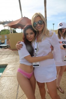 phoenix18_bikini_222        