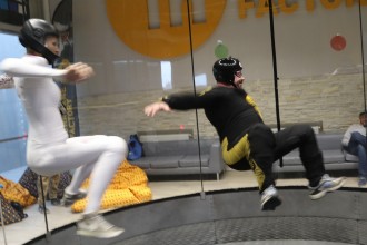 tes2017_skydiving250     