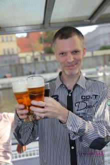 tesprague19_flirt_newmedia030