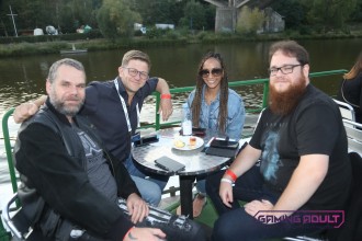 tesprague19_flirt_newmedia051