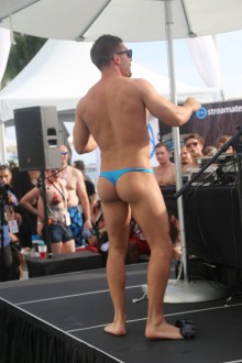 xbizmiami18_mankini_040