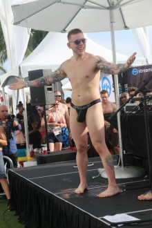 xbizmiami18_mankini_061