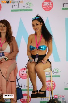 xbiz_miami_2003_d2_093