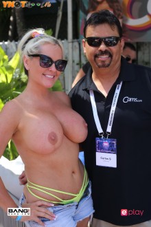 xbiz_miami_2003_d2_161