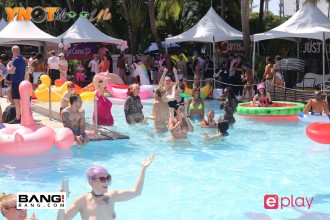 xbiz_miami_2003_d2_189