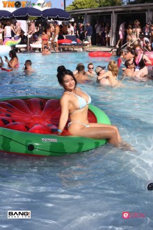 xbiz_miami_2003_d2_242