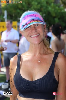 xbiz_miami_2003_d2_250