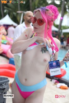 xbiz_miami_2003_d2_306