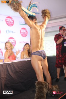 xbiz_miami_2003_d2_347
