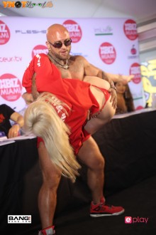 xbiz_miami_2003_d2_386