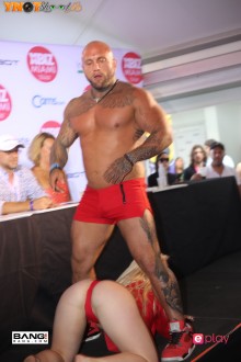 xbiz_miami_2003_d2_389